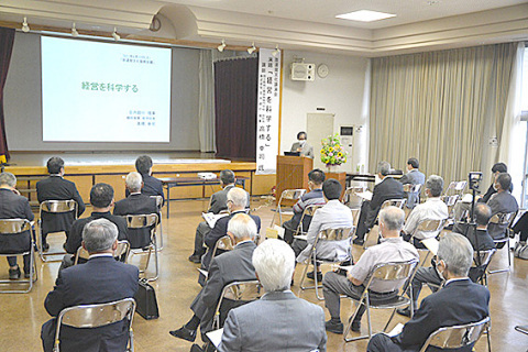 総会開催を記念し一般も参加して開かれた高橋さんの講演