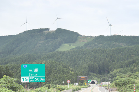 三瀬地区に建設された風力発電機