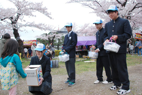 高校生が来夏の南東北ＩＨのＰＲと熊本地震への義援金を呼び掛けた
