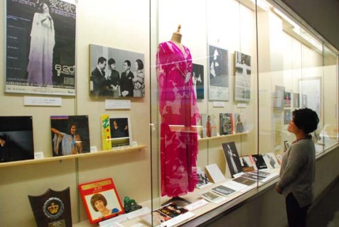岸洋子さんの没後25年を記念した特別展示
