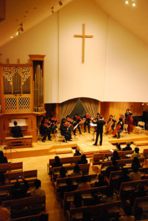 弦楽とパイプオルガンが共演、聴衆を魅了した第2部