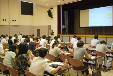 鶴岡市教委が独自に取り組む小中学校の教職員を対象にした特別支援教育講座。夏季の集中講座で不登校や発達障害などへの理解を深めた