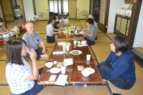生産者手作りの枝豆ずくめの料理が振る舞われた「松柏の枝豆」の感謝イベント
