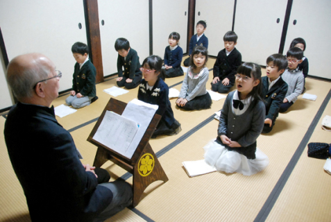 三瀬保育園の年長児が元気に論語素読