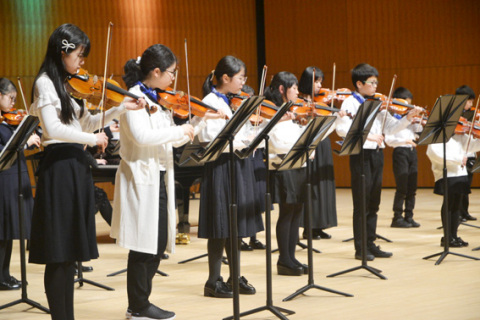弦楽アンサンブルで練習の成果を披露した鶴岡ジュニアオーケストラのメンバー