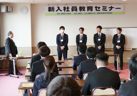 島田講師の進行の下、参加者のプレゼンテーションなども交え、講義が続けられた