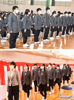 2年後に開校する庄内中高一貫校で採用される制服で行われた鶴岡南高（上）と鶴岡北高の入学式